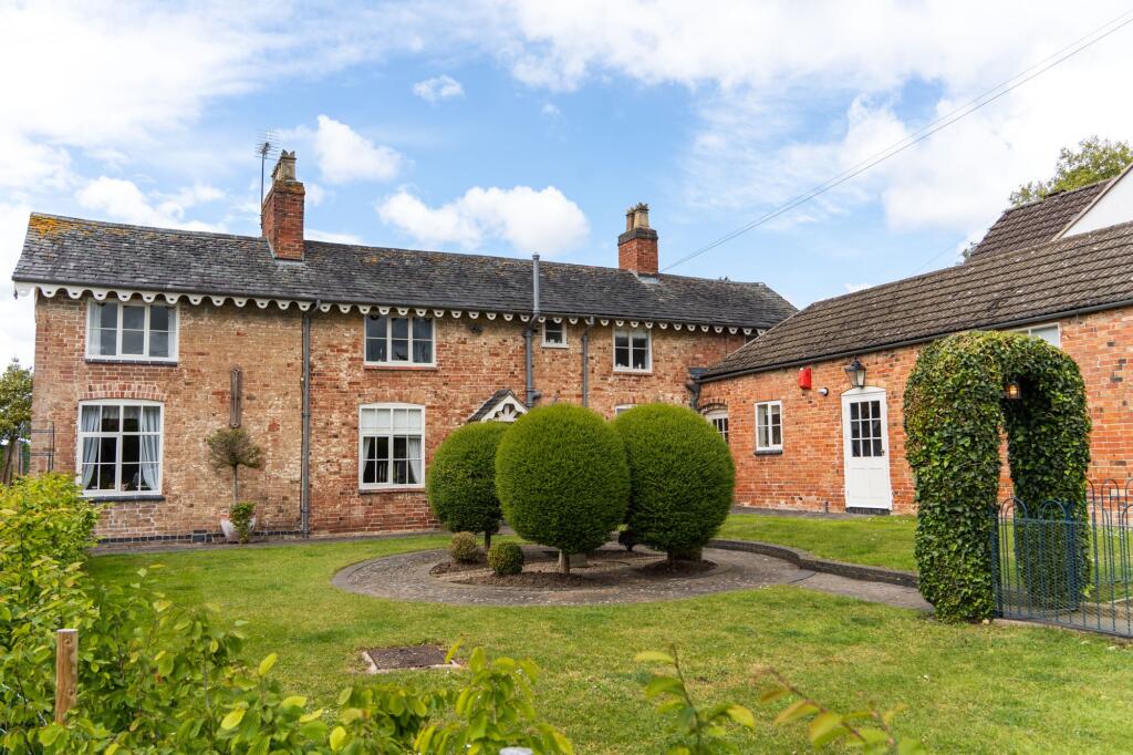Main image of property: The Square, Thurnby, LE7