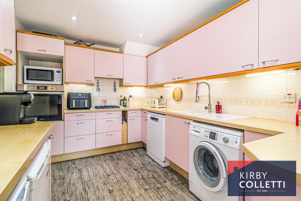 House in Broxbourne - View 4