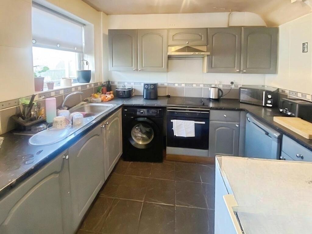 Lorenzo Drive, Norris Green, Liverpool, L11 - View 4