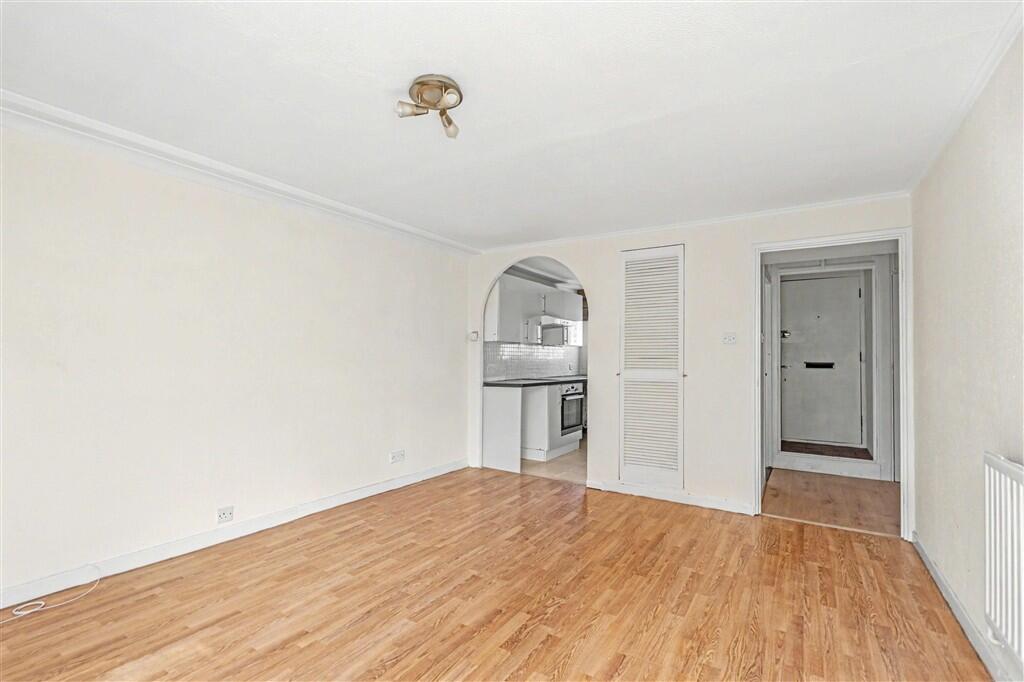 Apartment in Twickenham - View 4