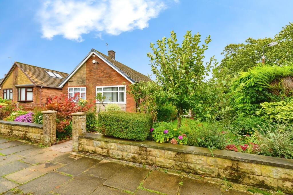 Burnley Road, Walmersley, Bury, Greater Manchester, BL9 photo 2