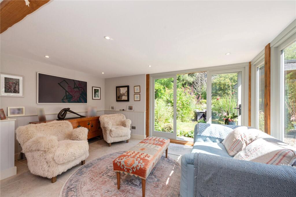 House in East Hampshire, East Meon - More