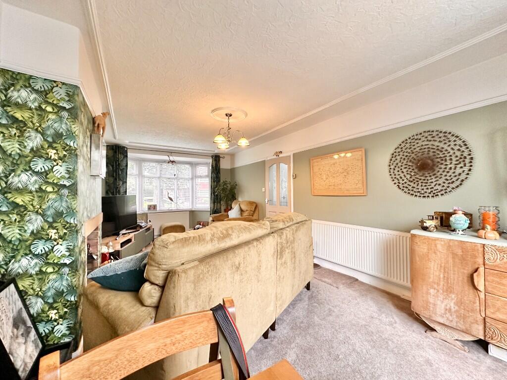 Glebelands Road, Sale, Greater Manchester, M33 photo 3