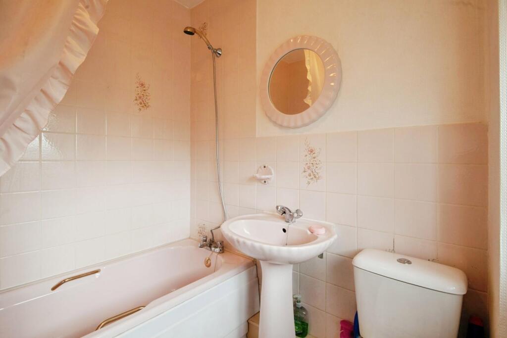 Lowedges Road, Lowedges, Sheffield, S8 7JJ photo 4