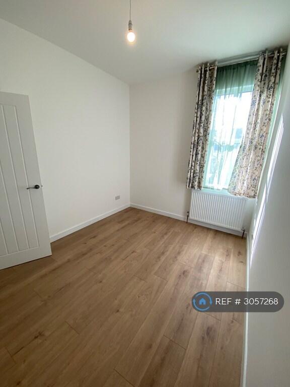 House in Southend-on-Sea, Southchurch - View 3