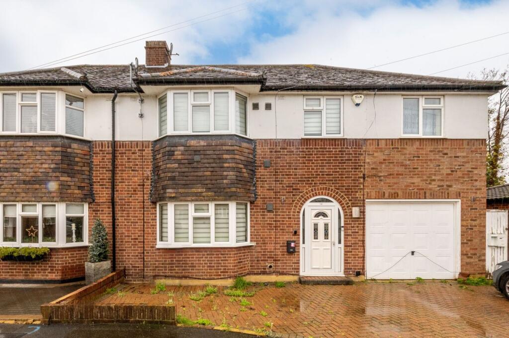 3-bed terraced on Whitebridge Close, Hounslow, Feltham, TW14, £475,000