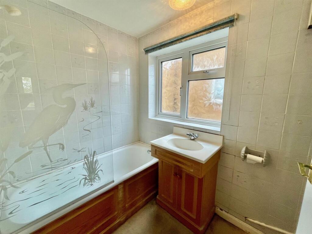 Apartment in Hertsmere, South Mimms and Ridge - View 5