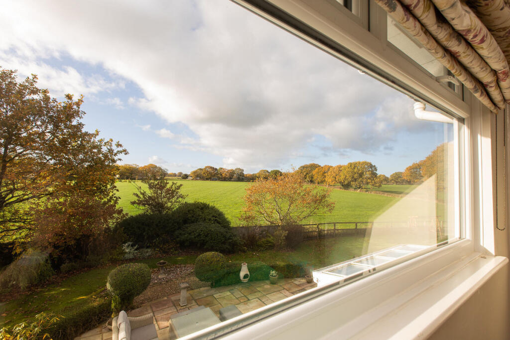 Main image of property: Puddington Lane, Neston, CH64 5