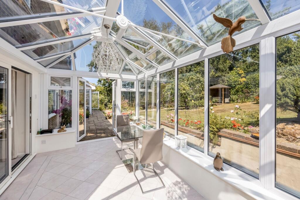 House in Wealden, Crowborough - More