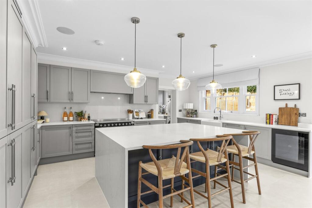 House in Slough, Gerrards Cross - View 4