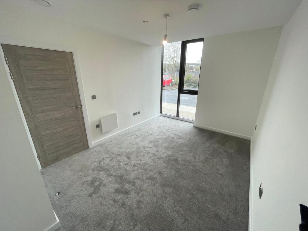 Buckingham Road, Bletchley, Milton Keynes, Buckinghamshire, MK3 photo 3