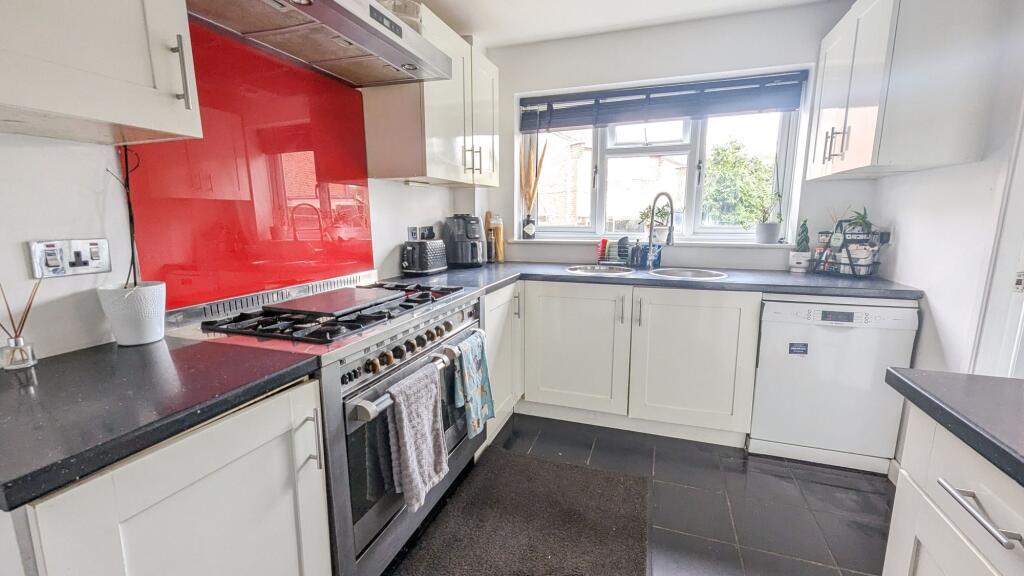 Stock Coppice Close, Great Meadow, WR4 photo 4