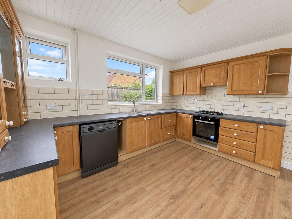 House in Milton Keynes, Bedford - View 2