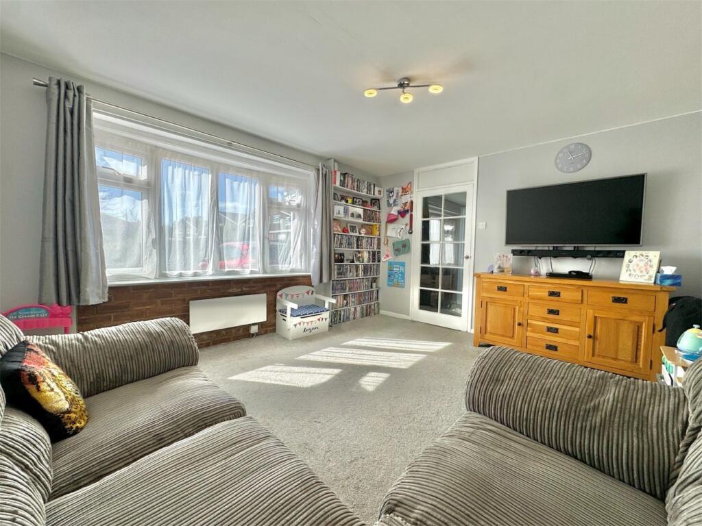 Yew Tree Crescent, Melton Mowbray photo 4