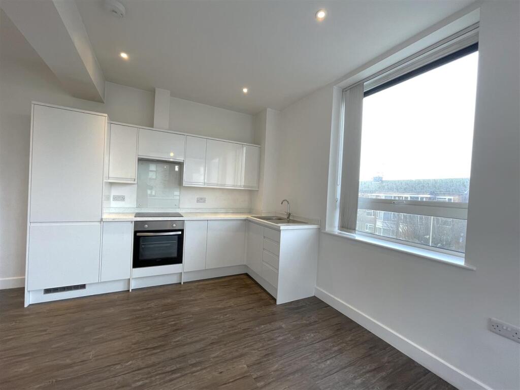 Apartment in Worthing, West Sussex - View 5