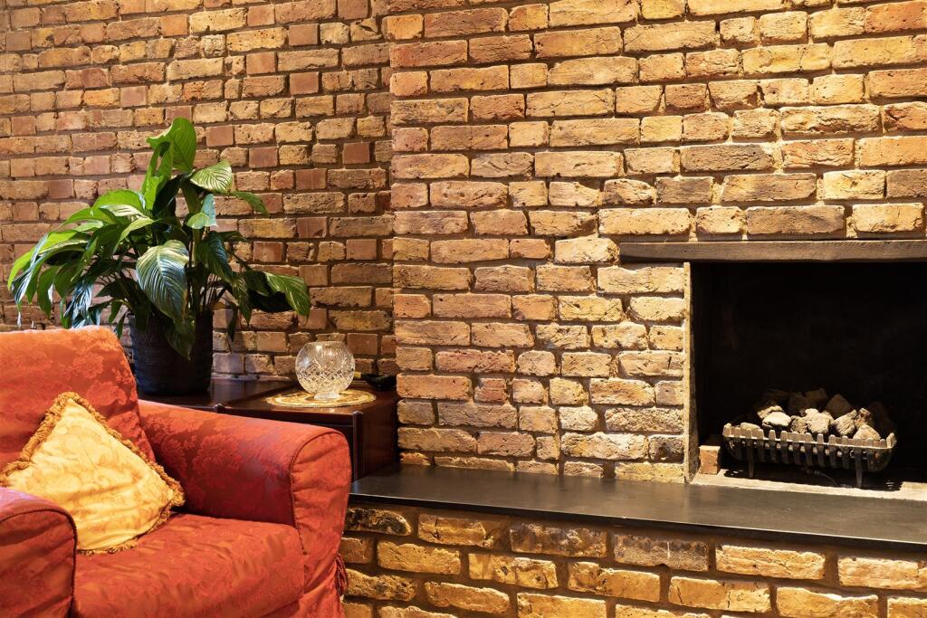 Main image of property: Frognal Lane, Hampstead, London, NW3