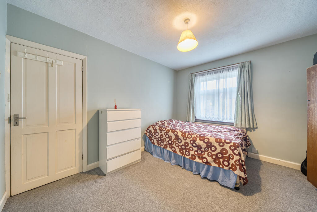 Wyvenhoe Road, Harrow photo 4