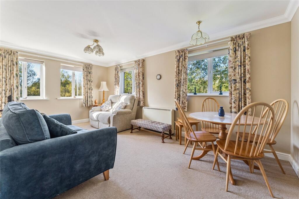 Silk Lane, Twyford, Reading, Berkshire, RG10 photo 3