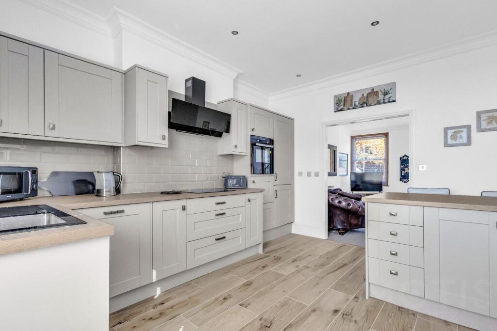 Apartment in Canterbury - More