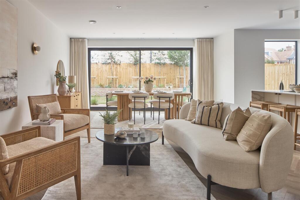 House in Tunbridge Wells, High Brooms, Southborough - View 3