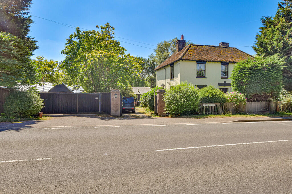 Main image of property: Braintree Road, Stebbingford
