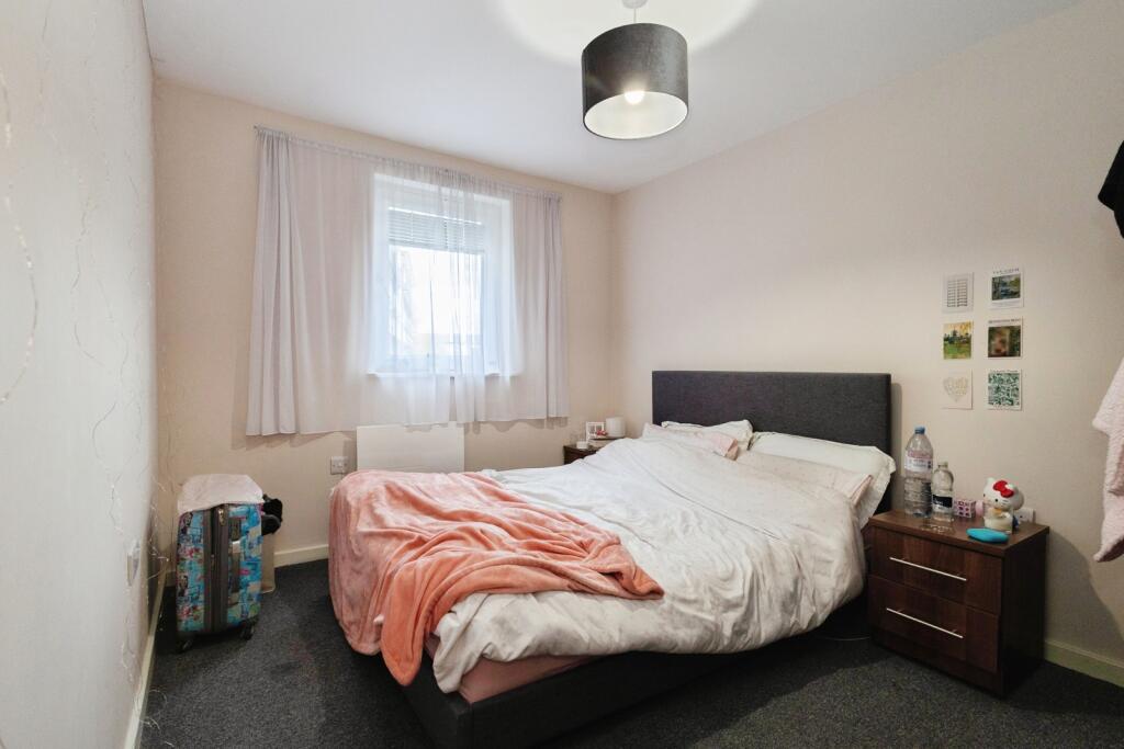 Apartment in Manchester, First Street, Hulme - View 5