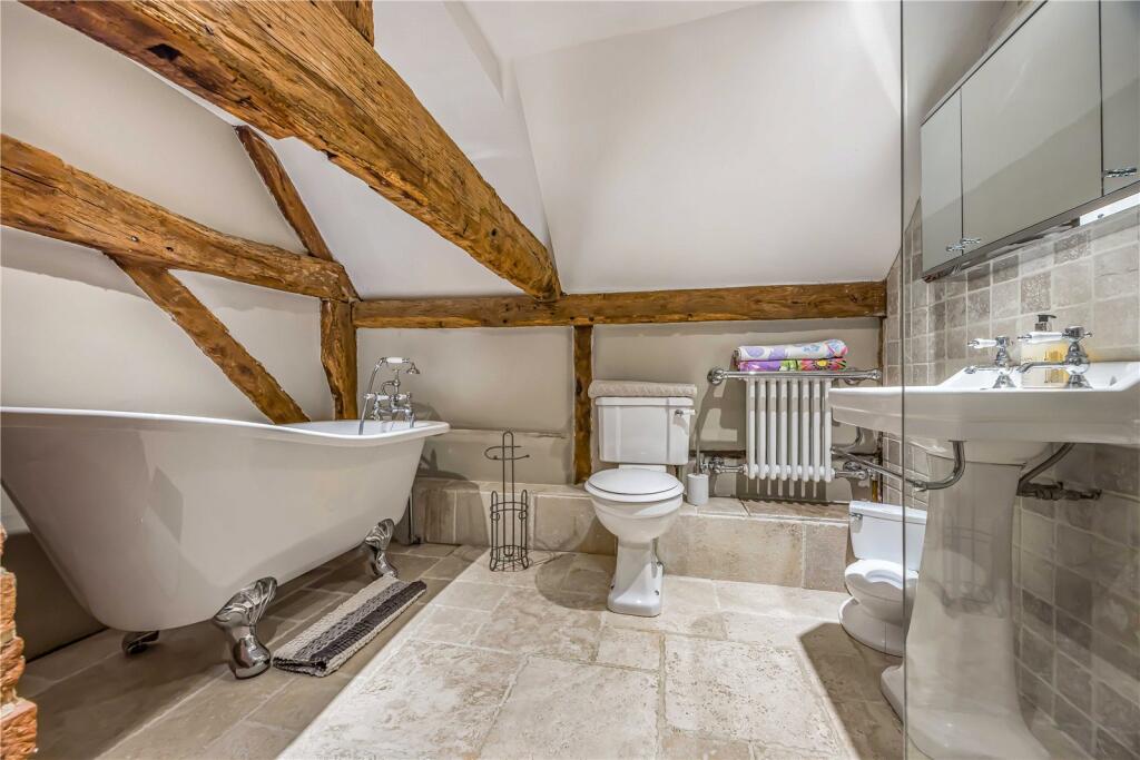 Blendworth, Waterlooville, Hampshire, PO8 - View 6