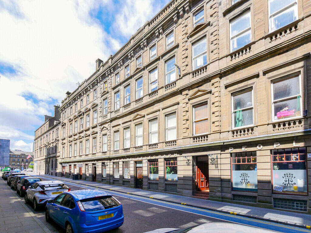 Main image of property: 4/R 19 Bank Street, Dundee, DD1 1RL