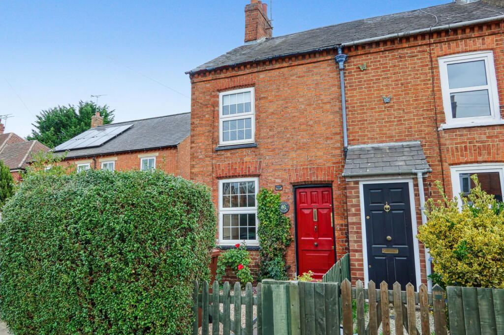 Main image of property: Greens Cottage, East Street, Banbury