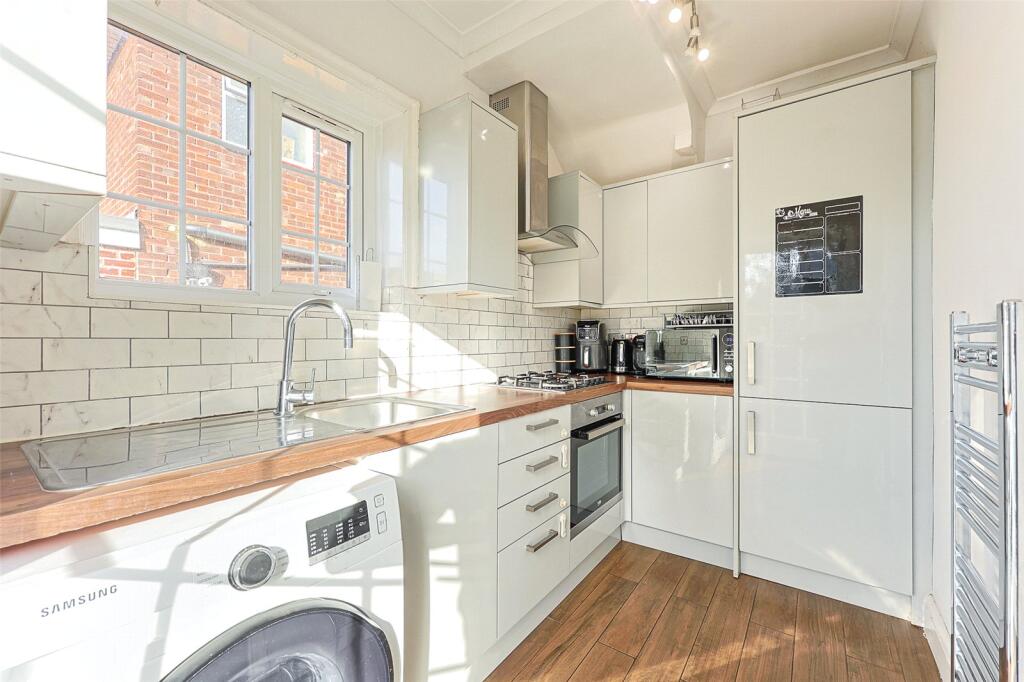 House in London, The Hyde, Colindale - View 4
