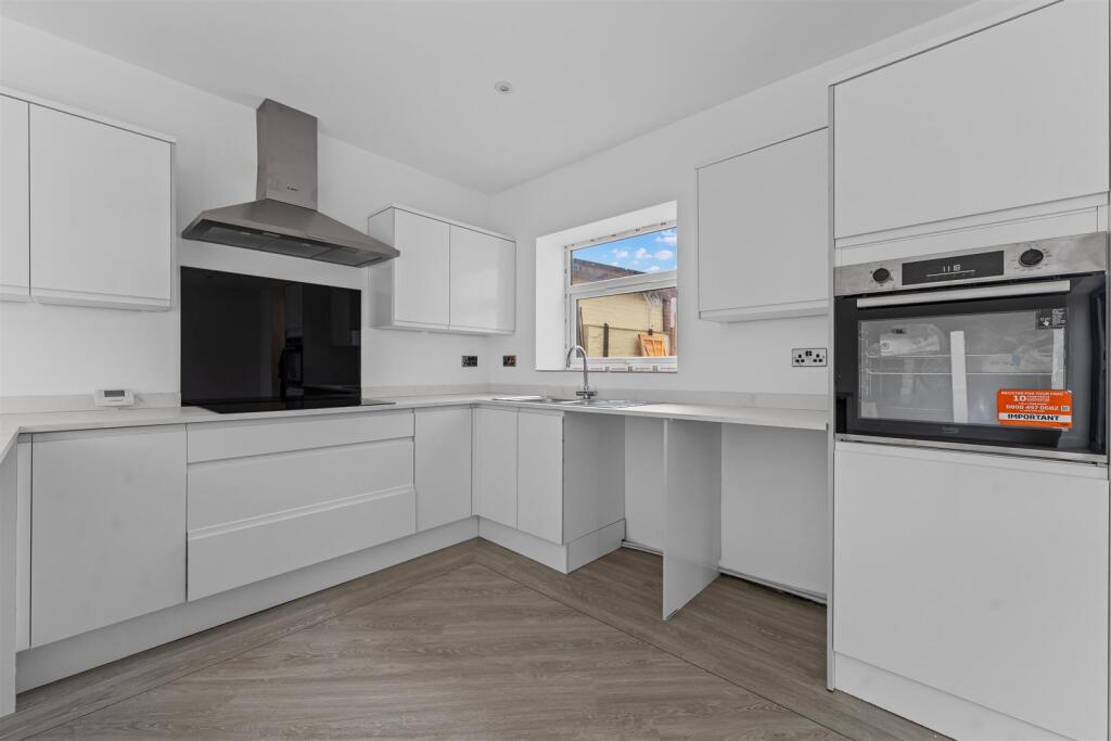 House in Northampton, West Northamptonshire - View 3