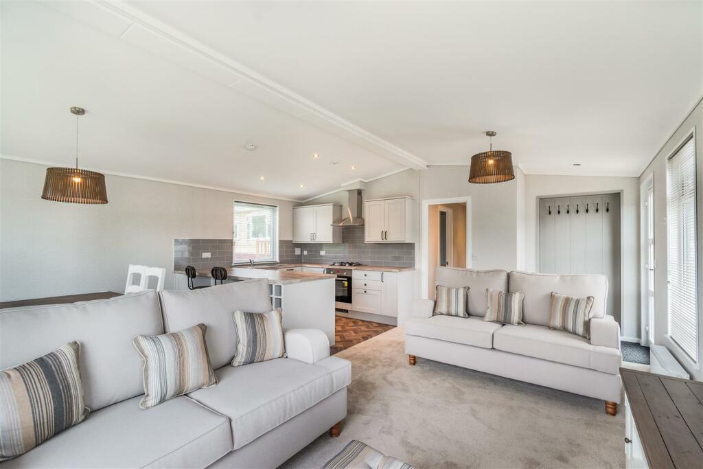 Lower Road, East Farleigh, Maidstone photo 3