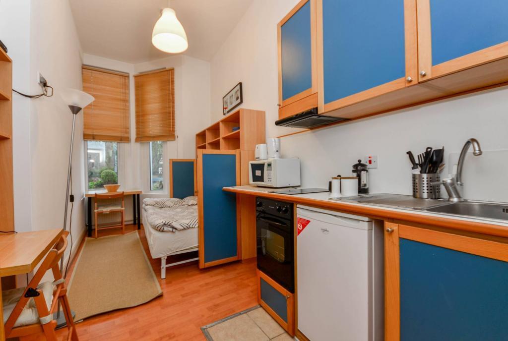 Apartment in London, Earl's Court - View 4