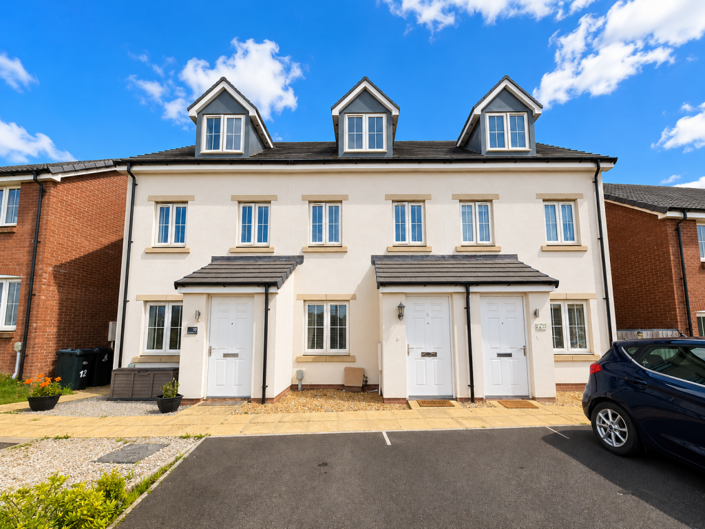 3-bed terraced on Tawcroft Way, Barnstaple, Devon, EX31 3UE, £108,000