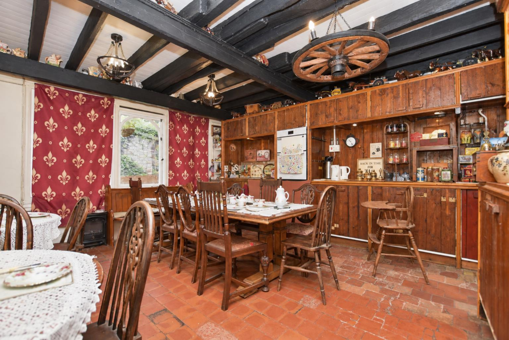 House in Hockliffe, Central Bedfordshire - View 3