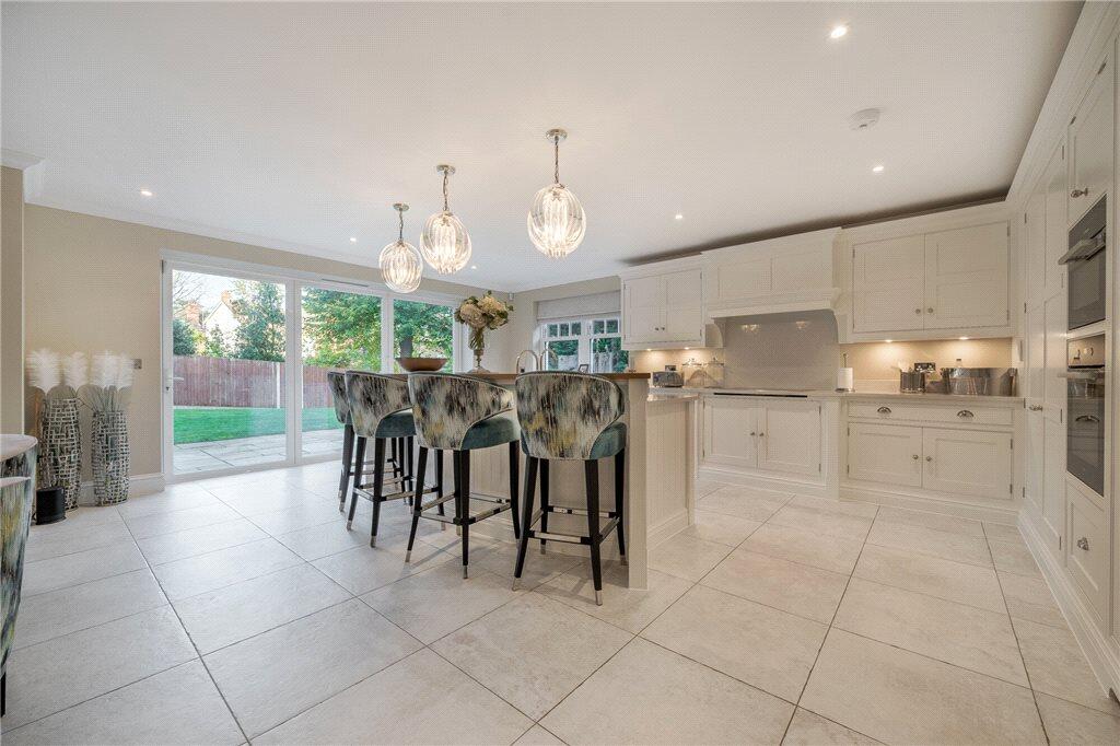 Plaistow Lane, Bromley photo 5