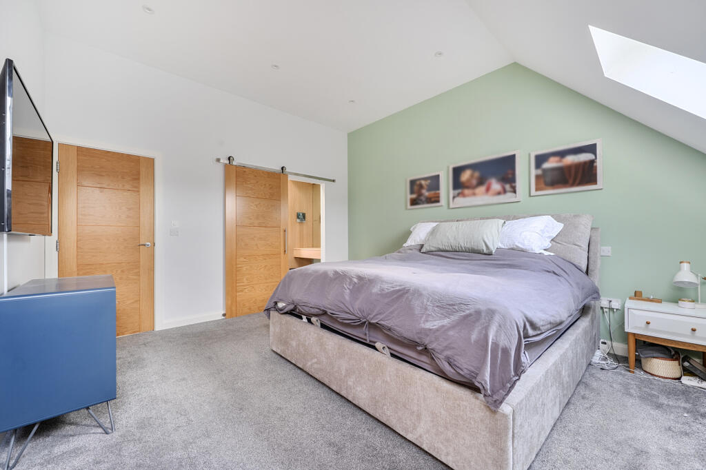 House in Redhill - View 3