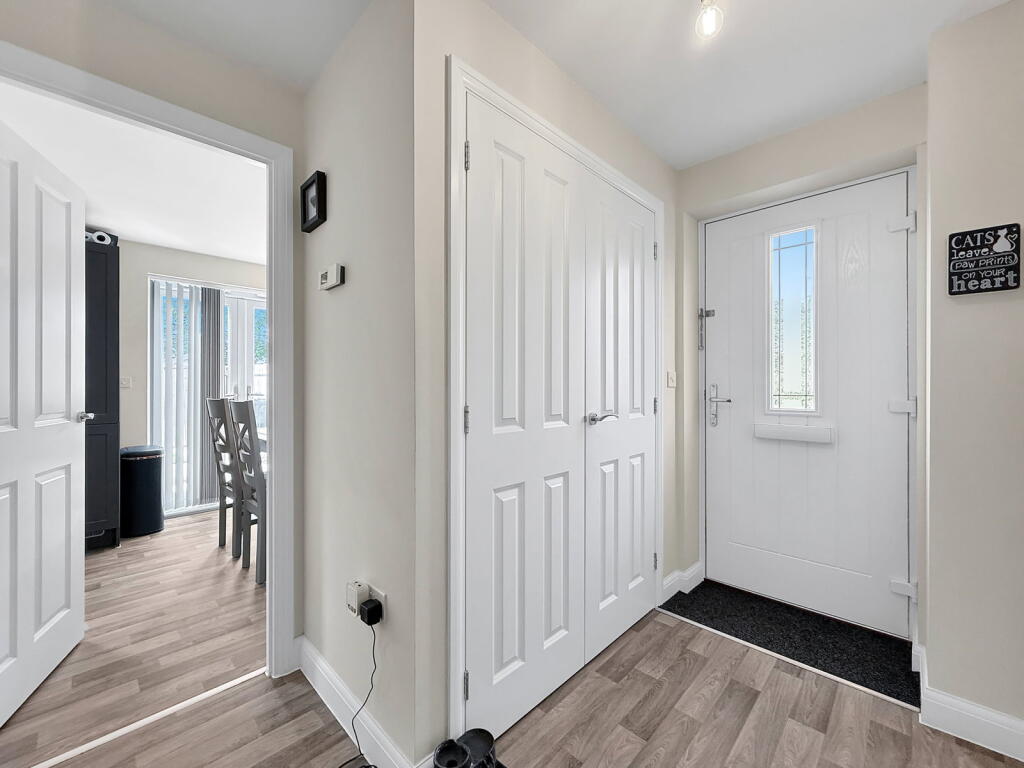 Baynton Close, Westbury, BA13 photo 3