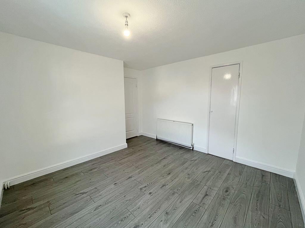 Community Road, Greenford photo 5