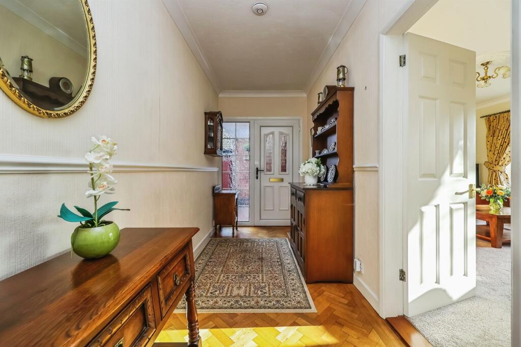 Philip Avenue, Nuthall, NOTTINGHAM photo 3