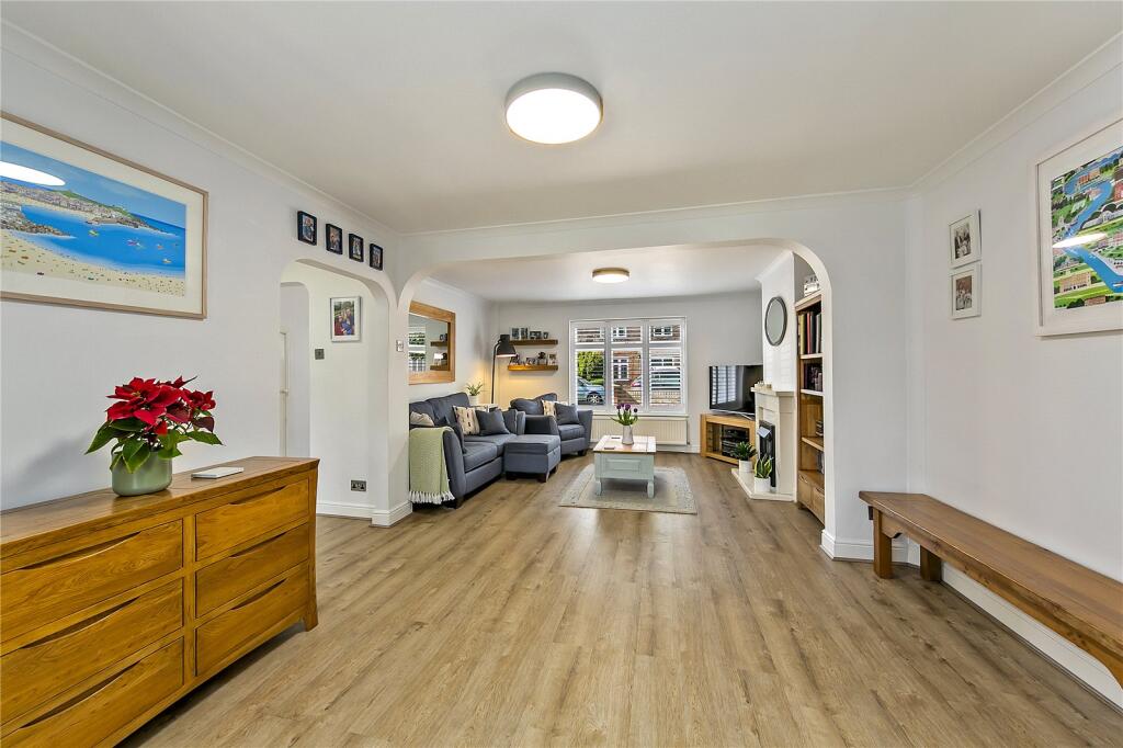 Montford Road, Sunbury-On-Thames – další