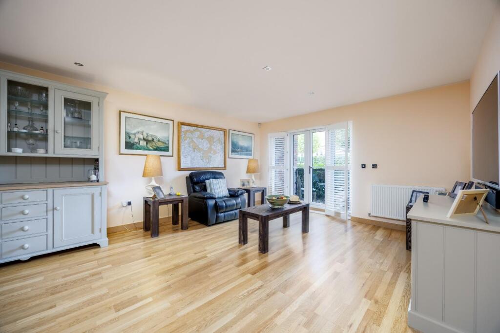 Apartment in Tonbridge - More