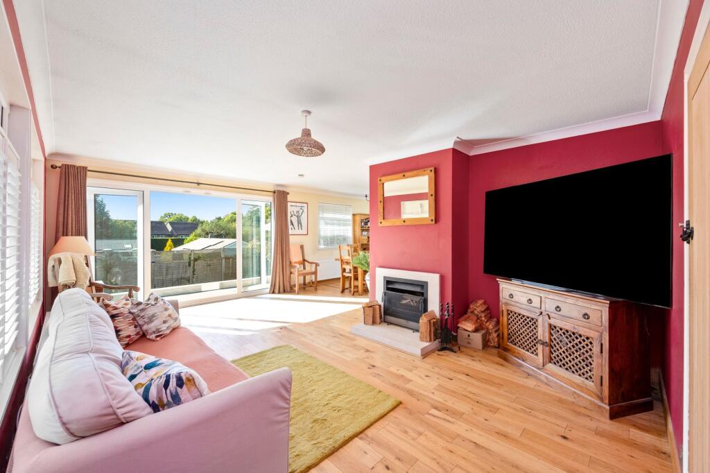 House in Henfield - More