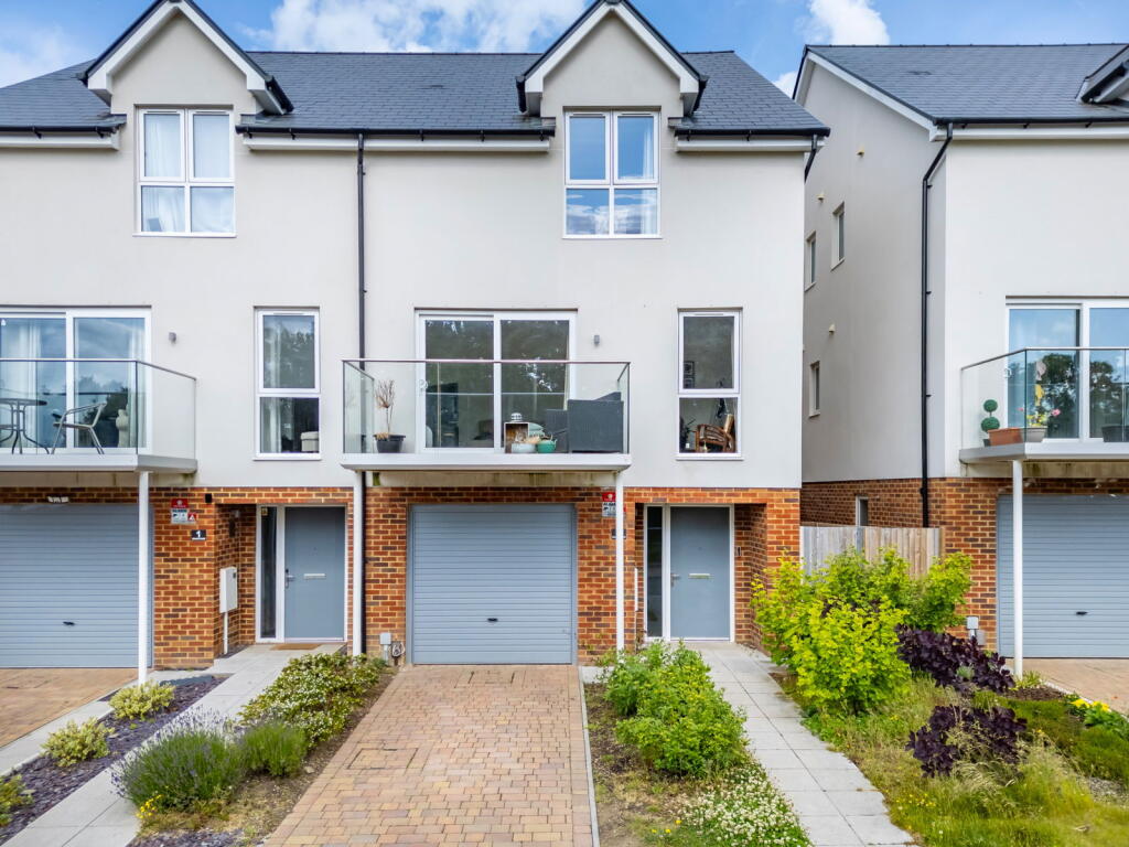 Main image of property: Grove Place, Tunbridge Wells, TN2 3YJ