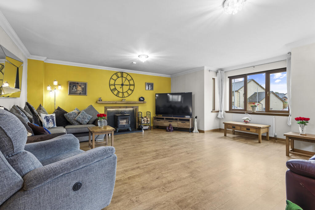 16 Greenbank Road, Darvel, East Ayrshire photo 2