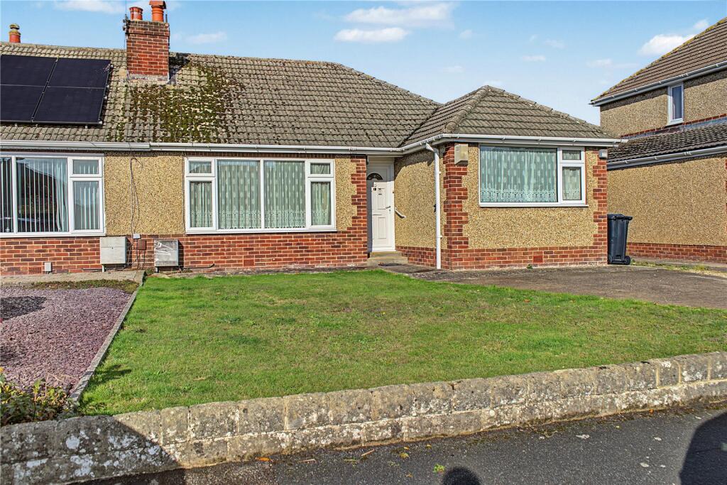 3-bed bungalow on Monmouth Close, Lawns, Swindon, Wiltshire, SN3, £300,000