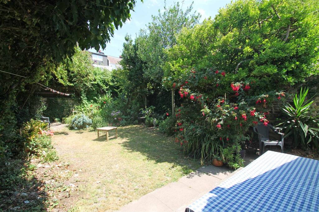 House in Brighton, Kemptown - More