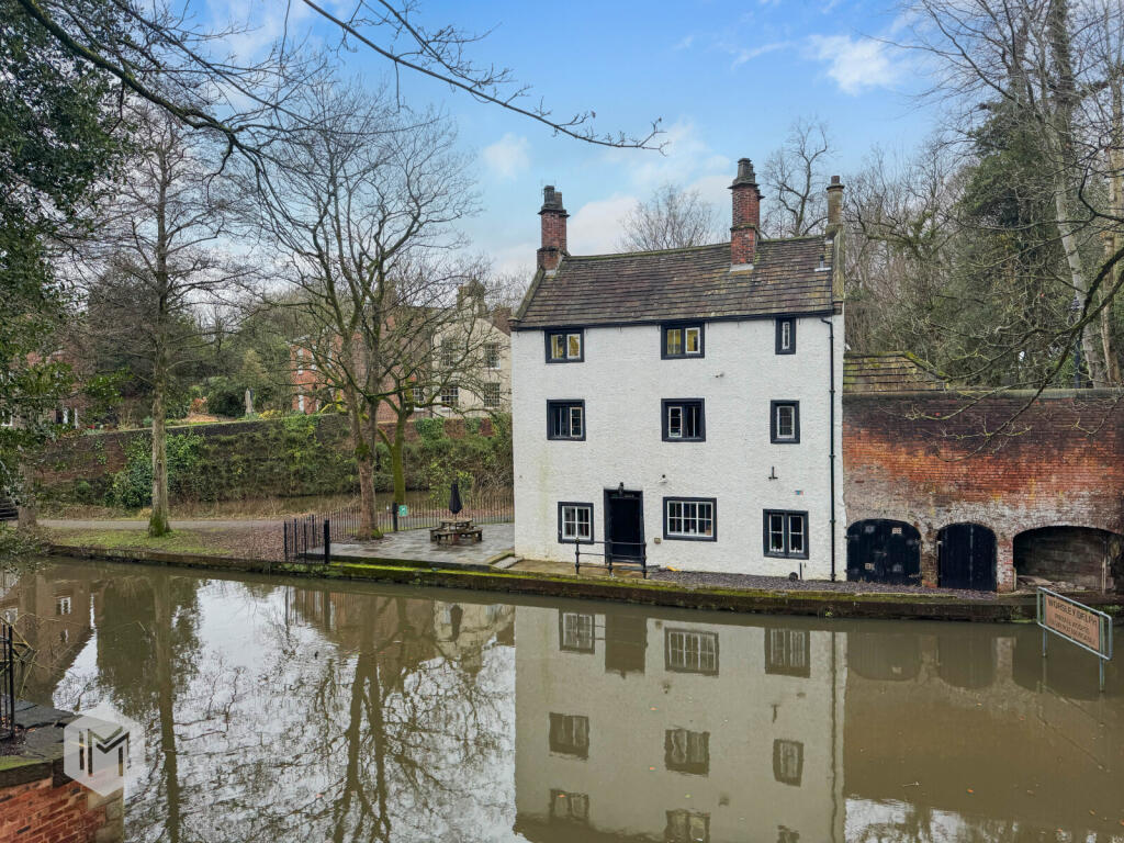 Main image of property: Worsley Road, Worsley, Manchester, Greater Manchester, M28 2NN