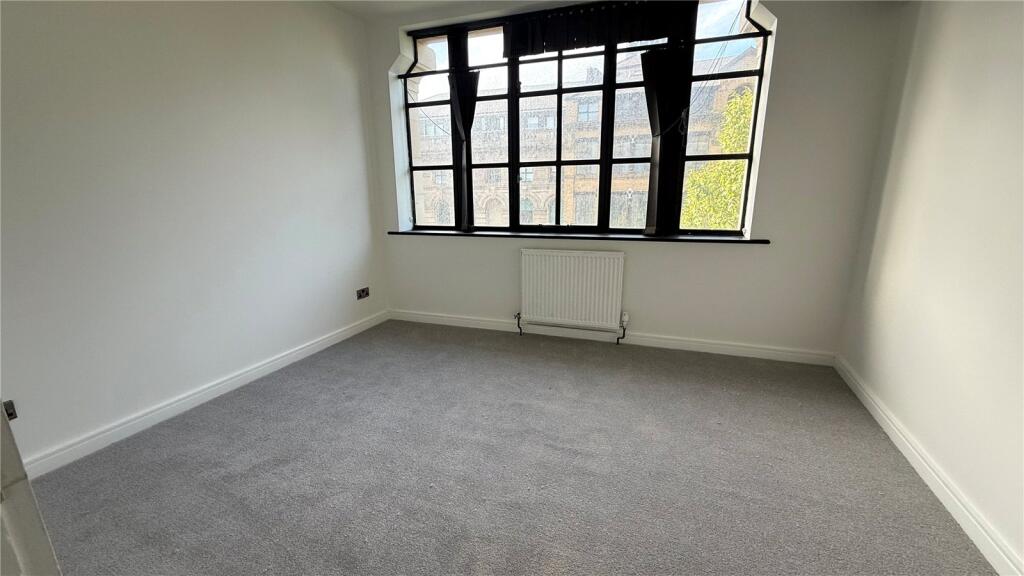Apartment in Liverpool - More
