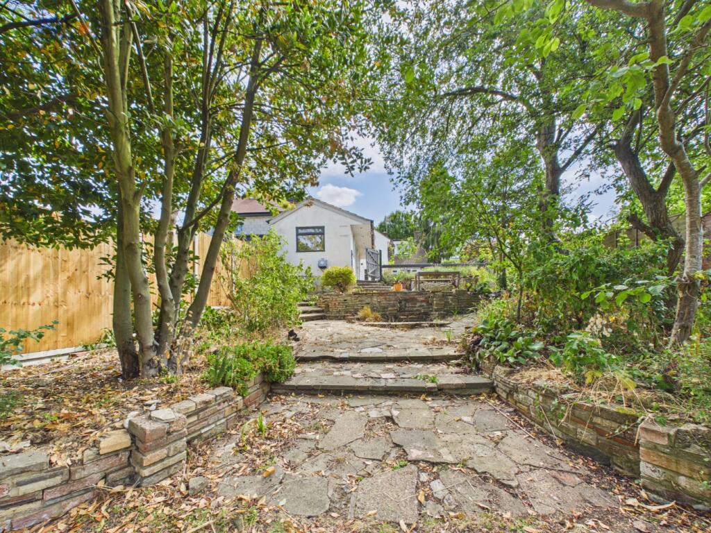 House in Castle Point, Benfleet - View 3